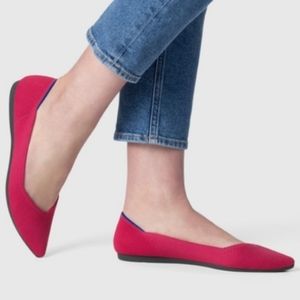 💝NIB Rothy’s Retired Hot Pink Points Flat Size 8